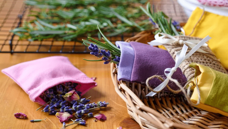 Make_Herb_Sachets_for_Closets_and_Drawers