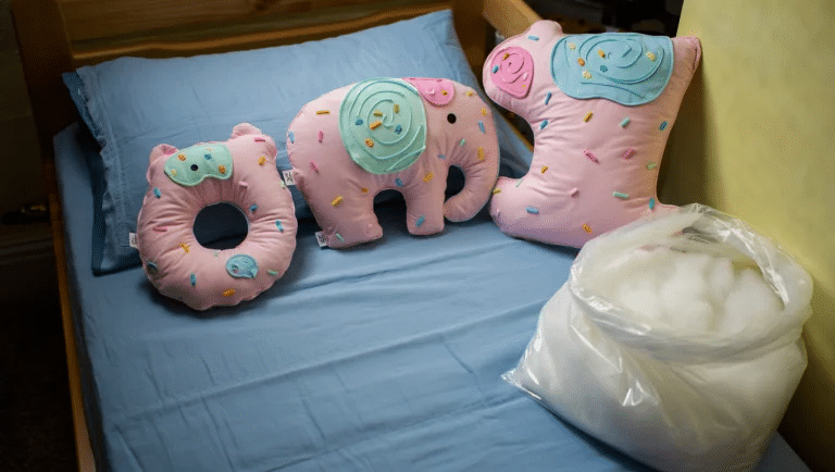 Sew_Frosted_Animal_Cracker_Pillows