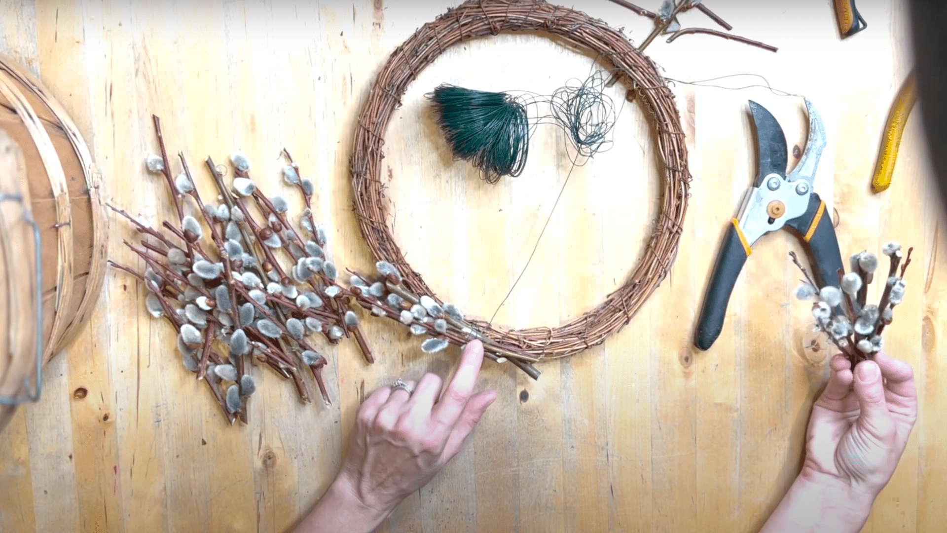 Attach_Branches_to_the_Wreath_Base