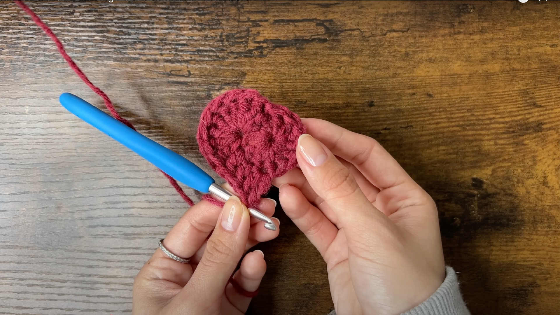 Crochet_the_Heart_Motif_in_the_Center