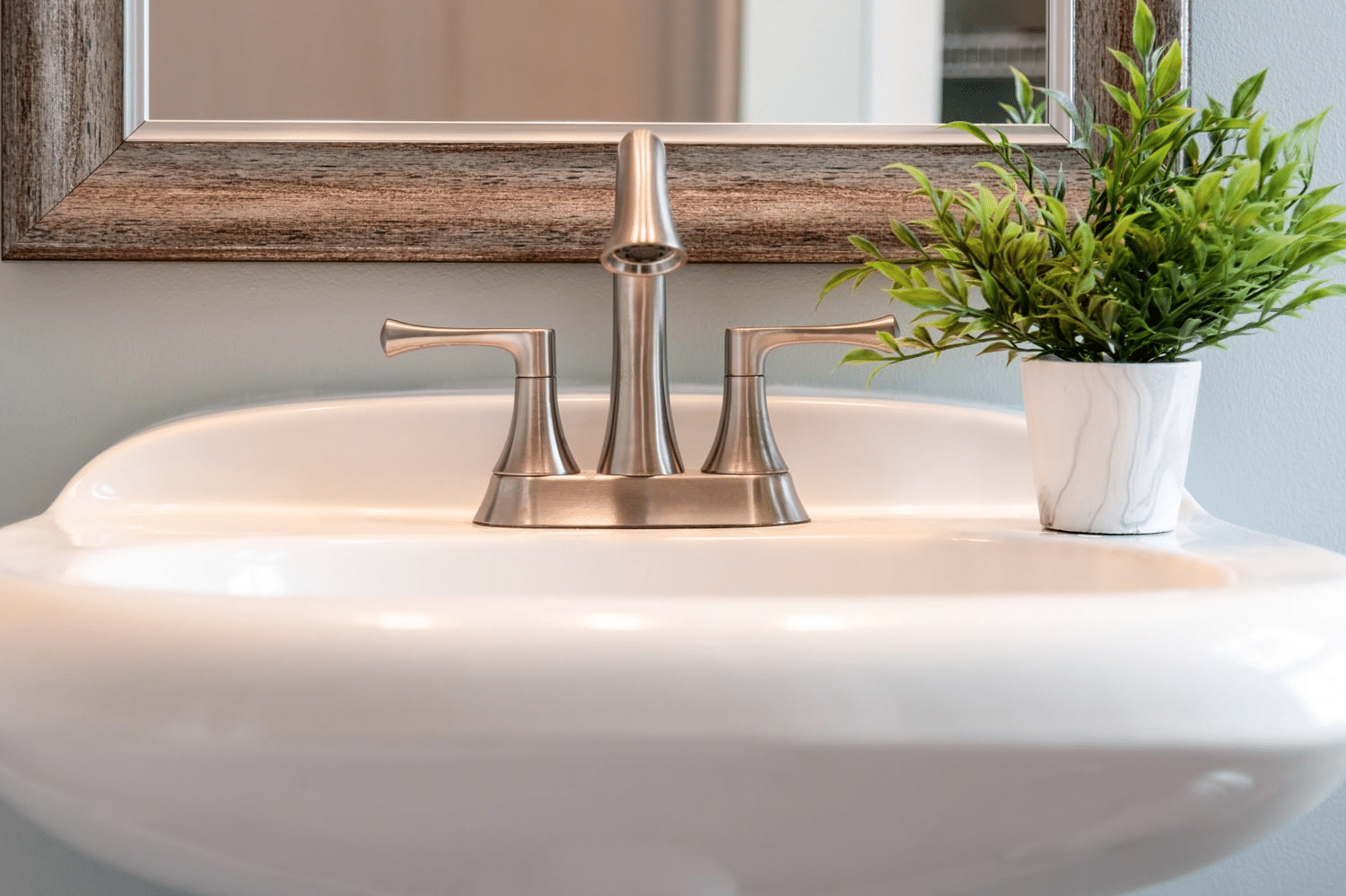 Is_Mixing_Brushed_and_Satin_Nickel_a_Design_Mistake_or_a_Style_Win