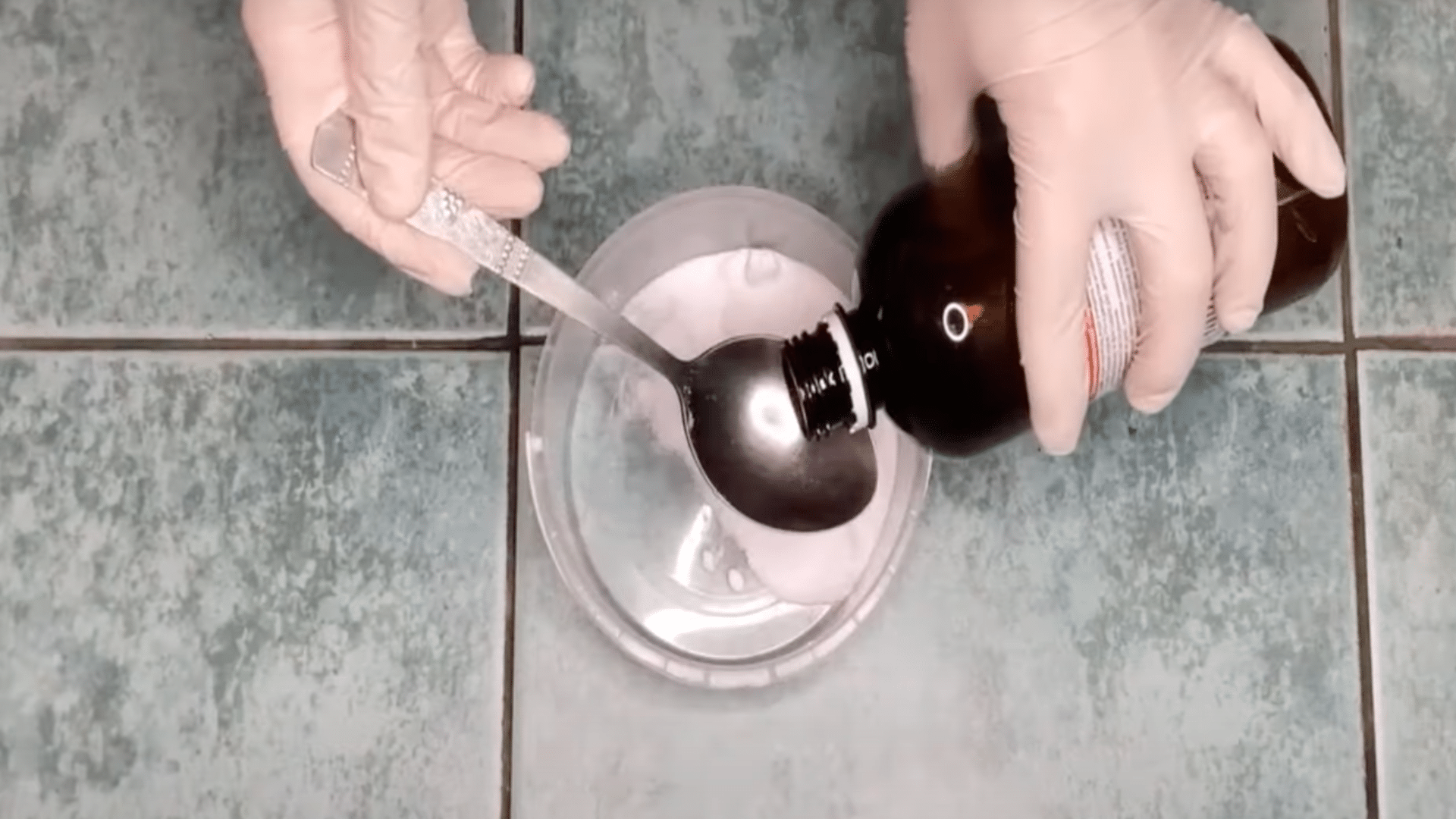 Prepare a Natural Baking Soda Paste