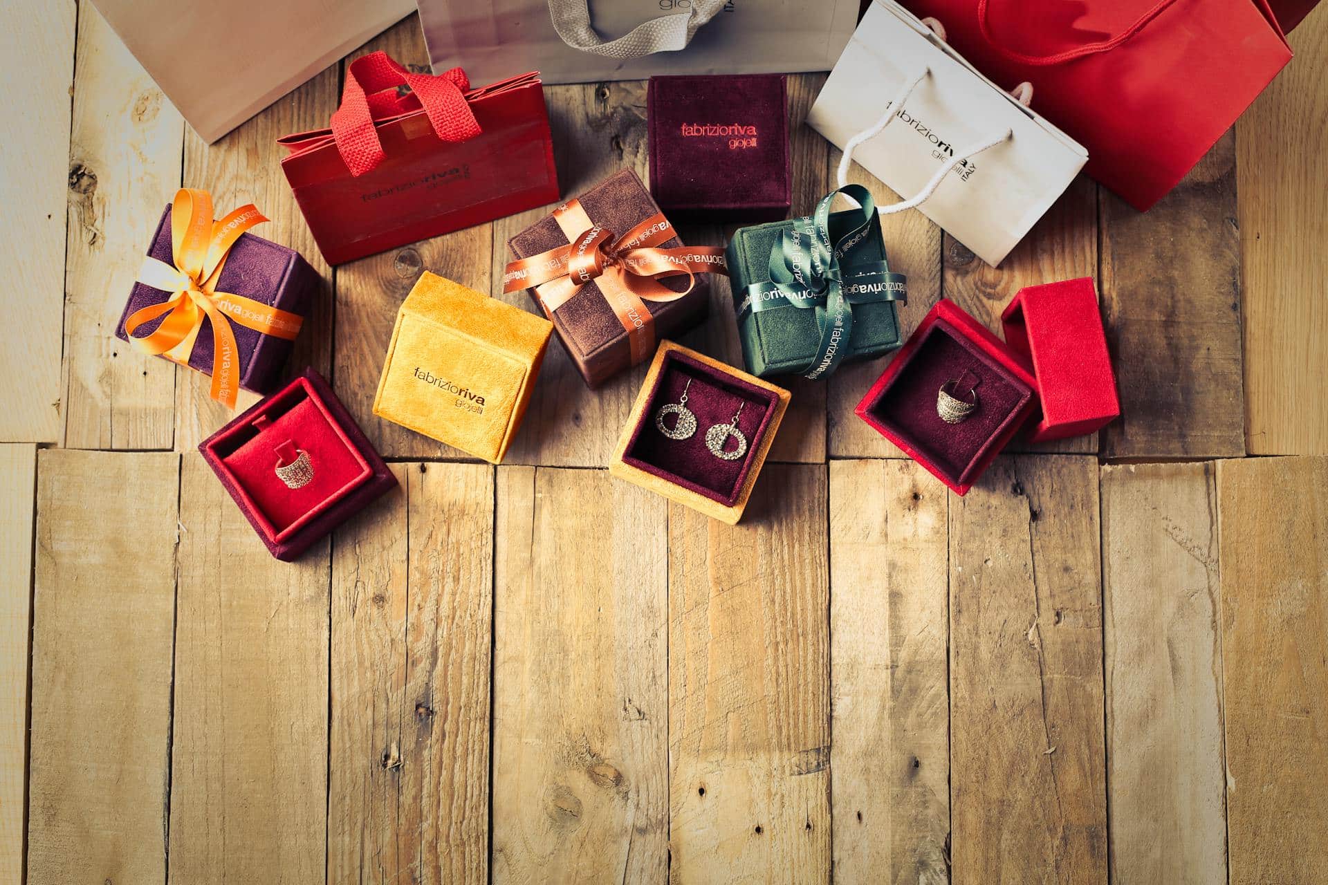 New York–Style Christmas Decor for Boutique Owners