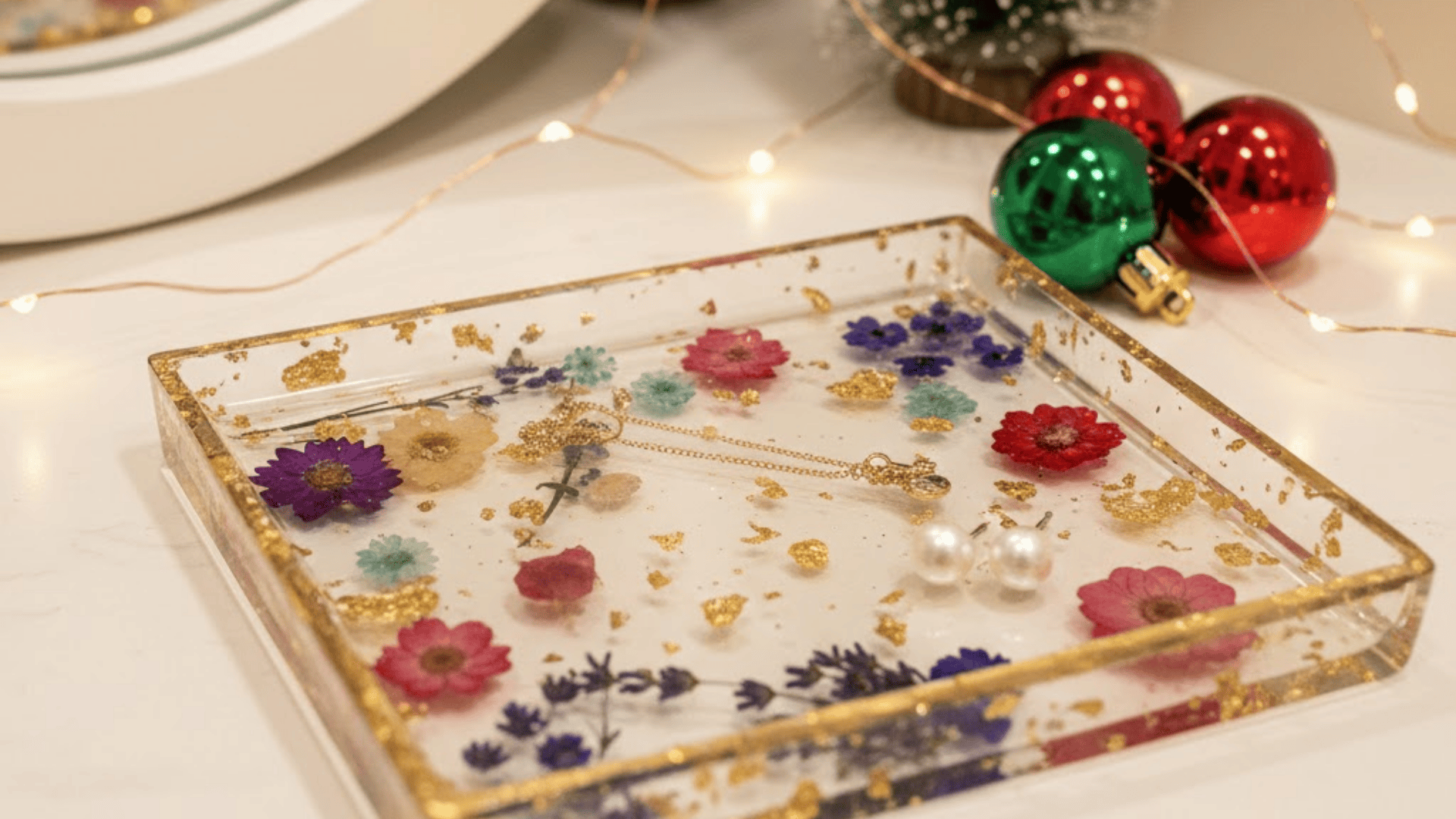 what to gift on new year