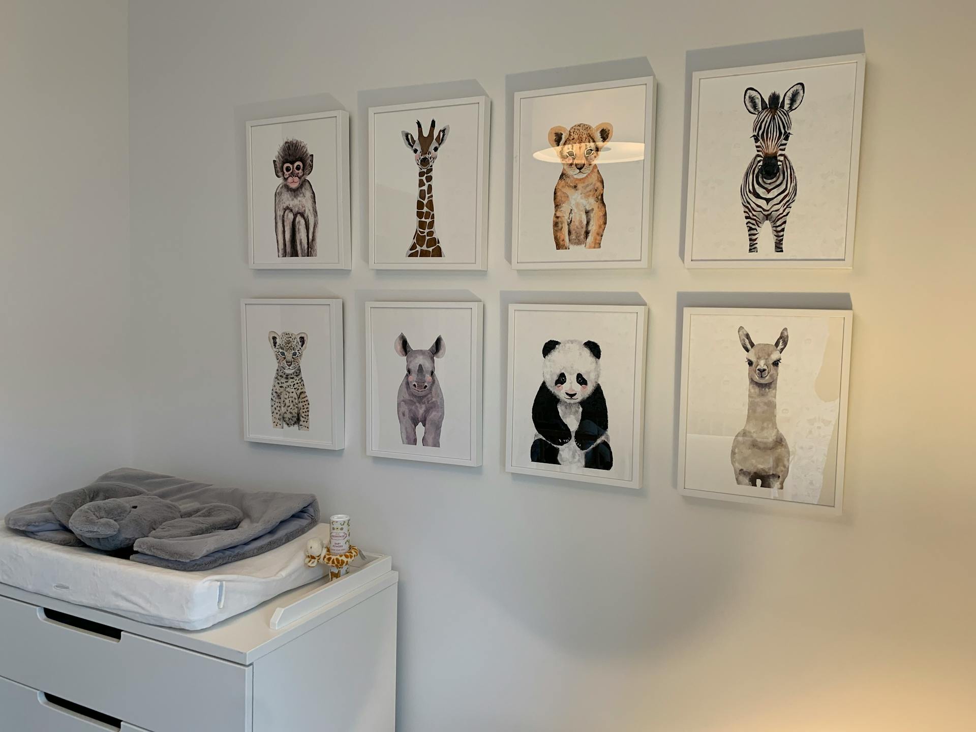 Print-on-Demand Home Décor Trends Shaping Modern Interiors
