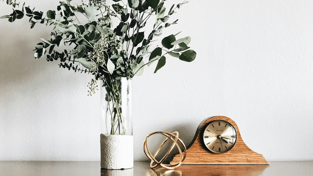 How to Save on Home Décor Without Sacrificing Style