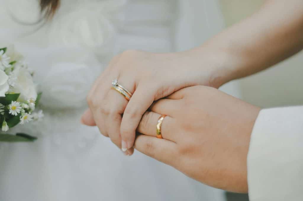 6 Details Couples Notice Only After Wearing Wedding Rings