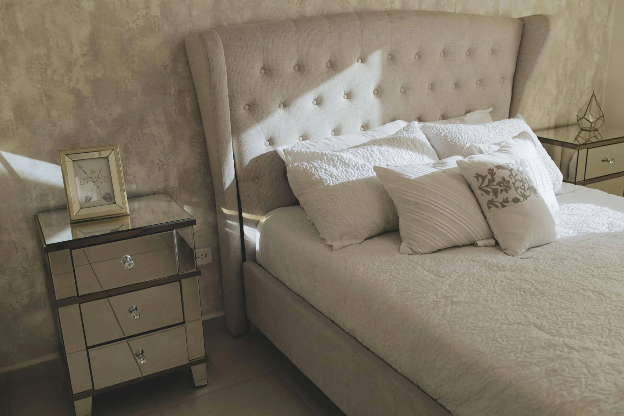Essential Tips for Choosing Single Bed: Comfort & Space