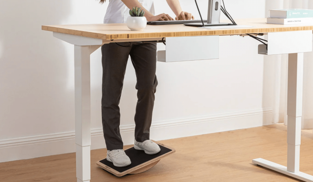 Choosing the Right Adjustable Office Desk for DIY Spaces