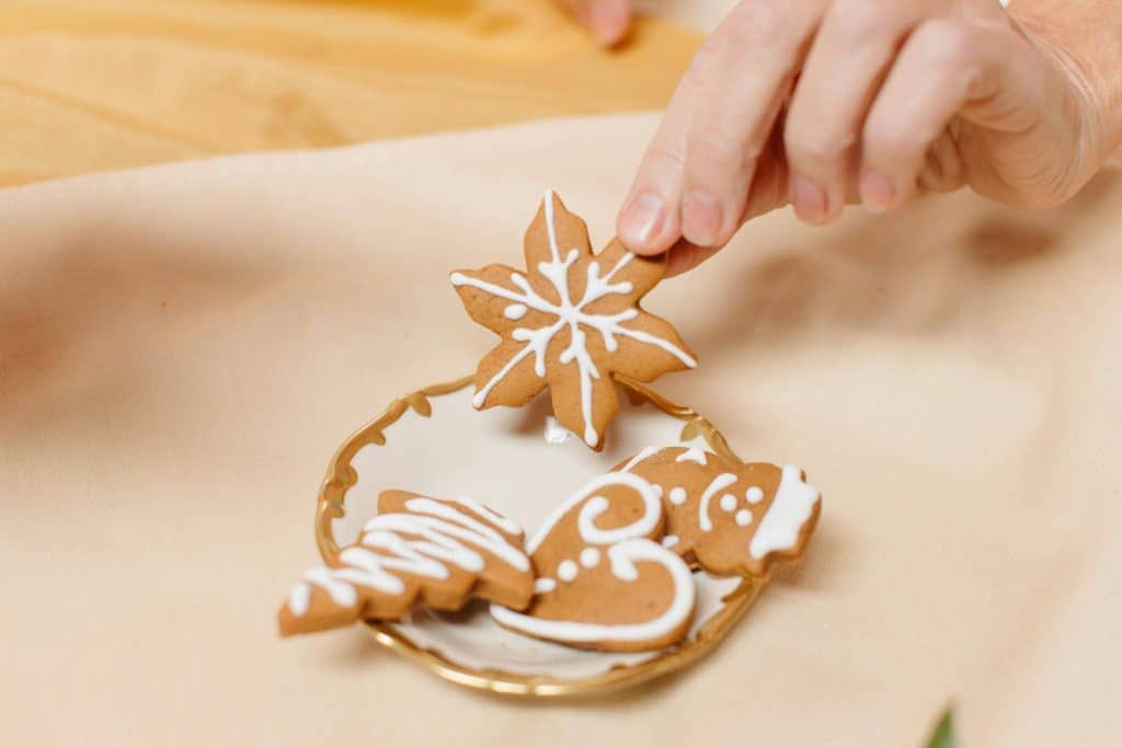 The Best Wooden Gifts for New Homeowners: Warm, Practical & Beautiful Picks