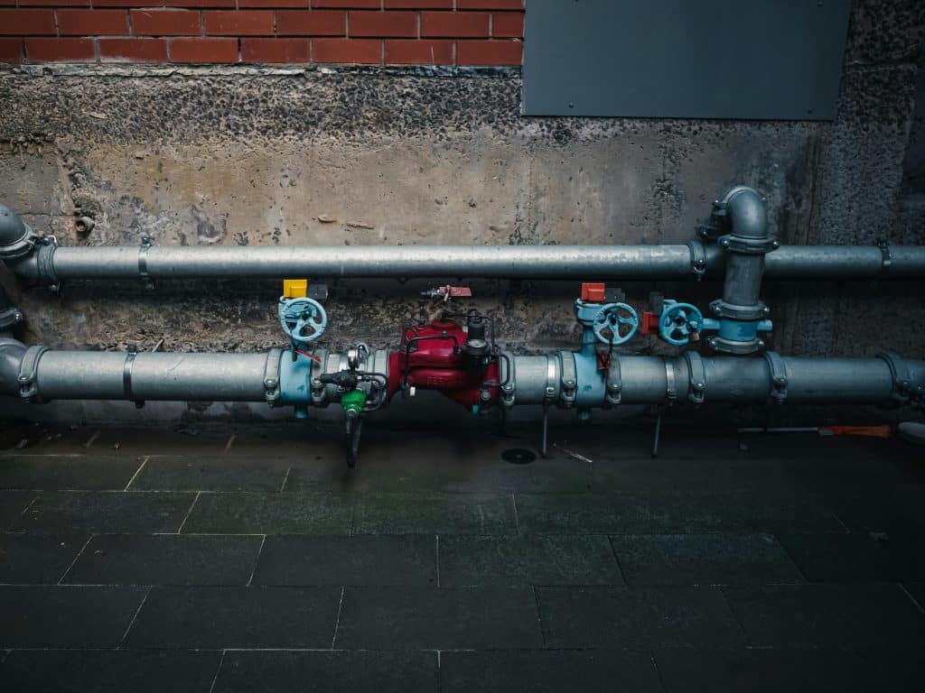 How Hiring a Local Plumber in Santa Ana Can Solve Your Plumbing Issues