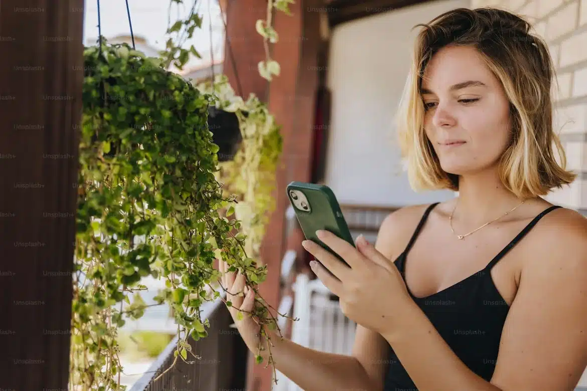Steps to Identify a Plant From a Photo