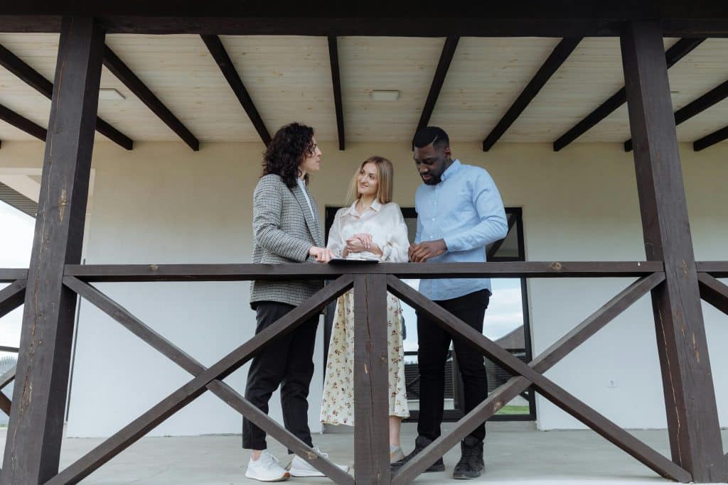 How to Choose the Right Friend to Buy a House With