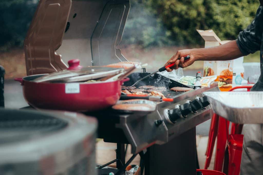 Top Outdoor Griddle Systems for Versatile Backyard Cooking