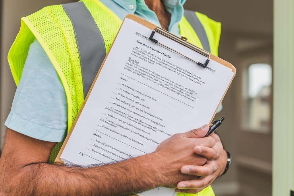 Security Deposits, Amenities, and Fine Print: A First-Time Renter's Checklist for Luxury Apartments